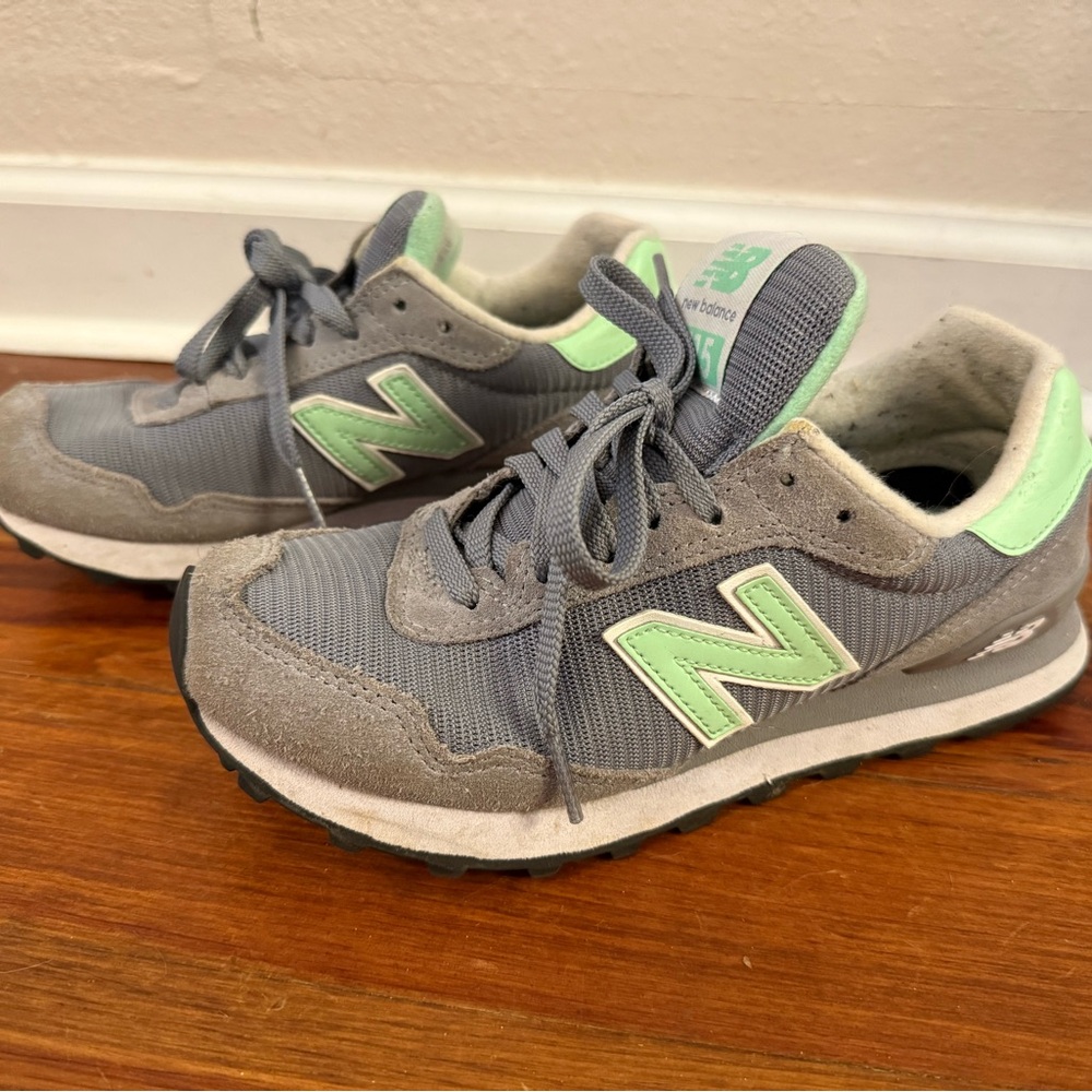 New Balance 515 Sneakers, size 5.5 Women’s Gray and Green Classic Design